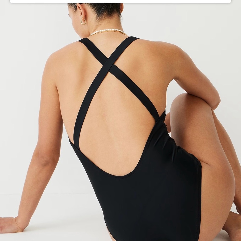 New Jcrew plunge one-piece swimsuit
size 8
